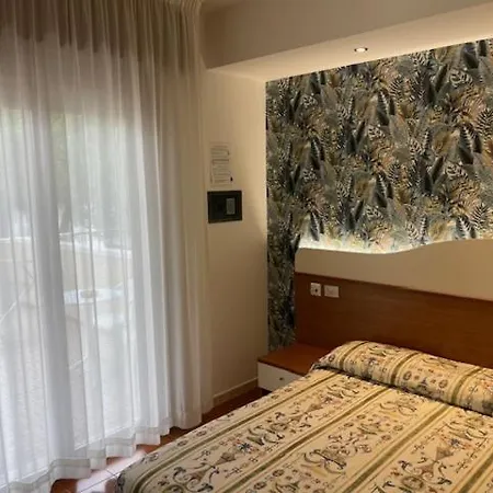 Hotel Coralba 3*